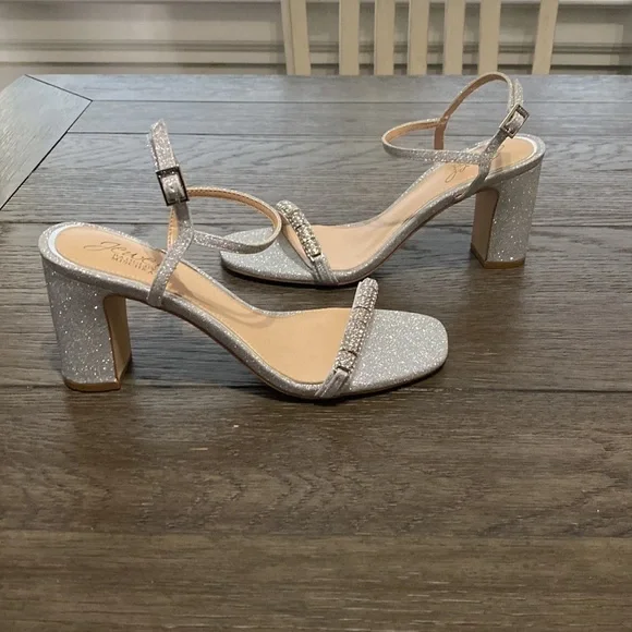 NWT Jewel Badgley Mischka Silver jewel dressy block heels | Size 7 - Picture 5 of 13